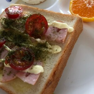 魚肉ソーセージとトマトのマスタードマヨトースト♪